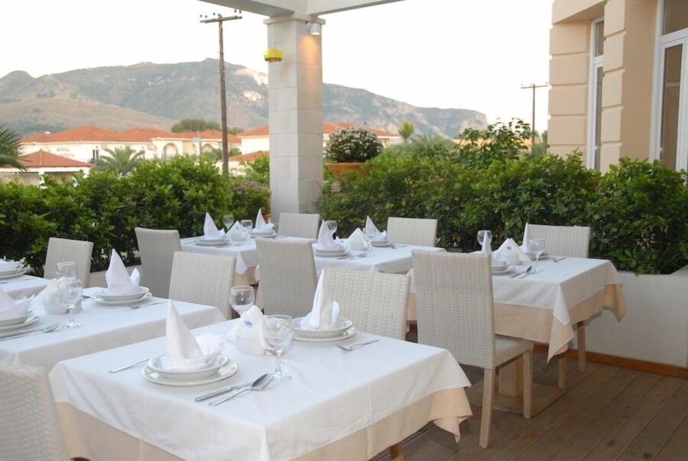 Bitzaro Grande Hotel & Suites Kalamákion 外观 照片