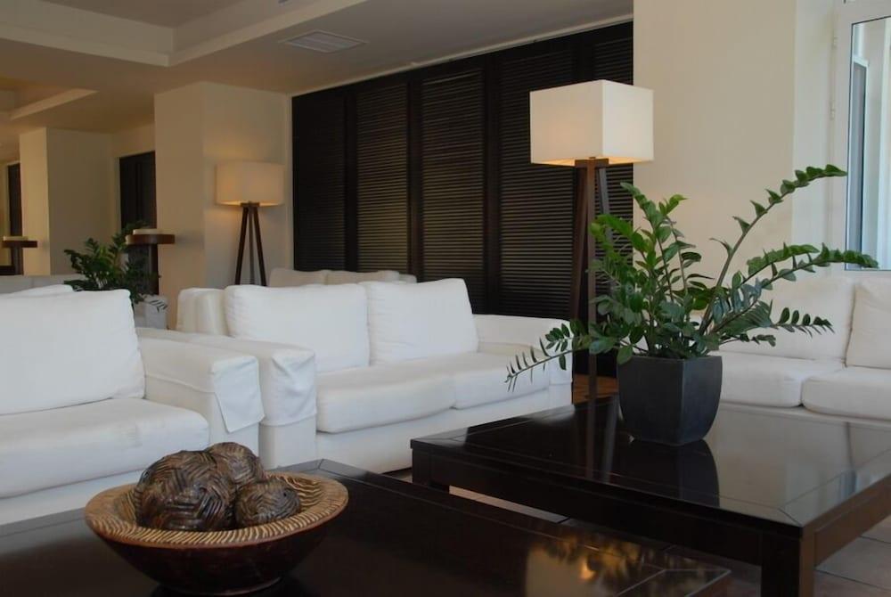 Bitzaro Grande Hotel & Suites Kalamákion 外观 照片