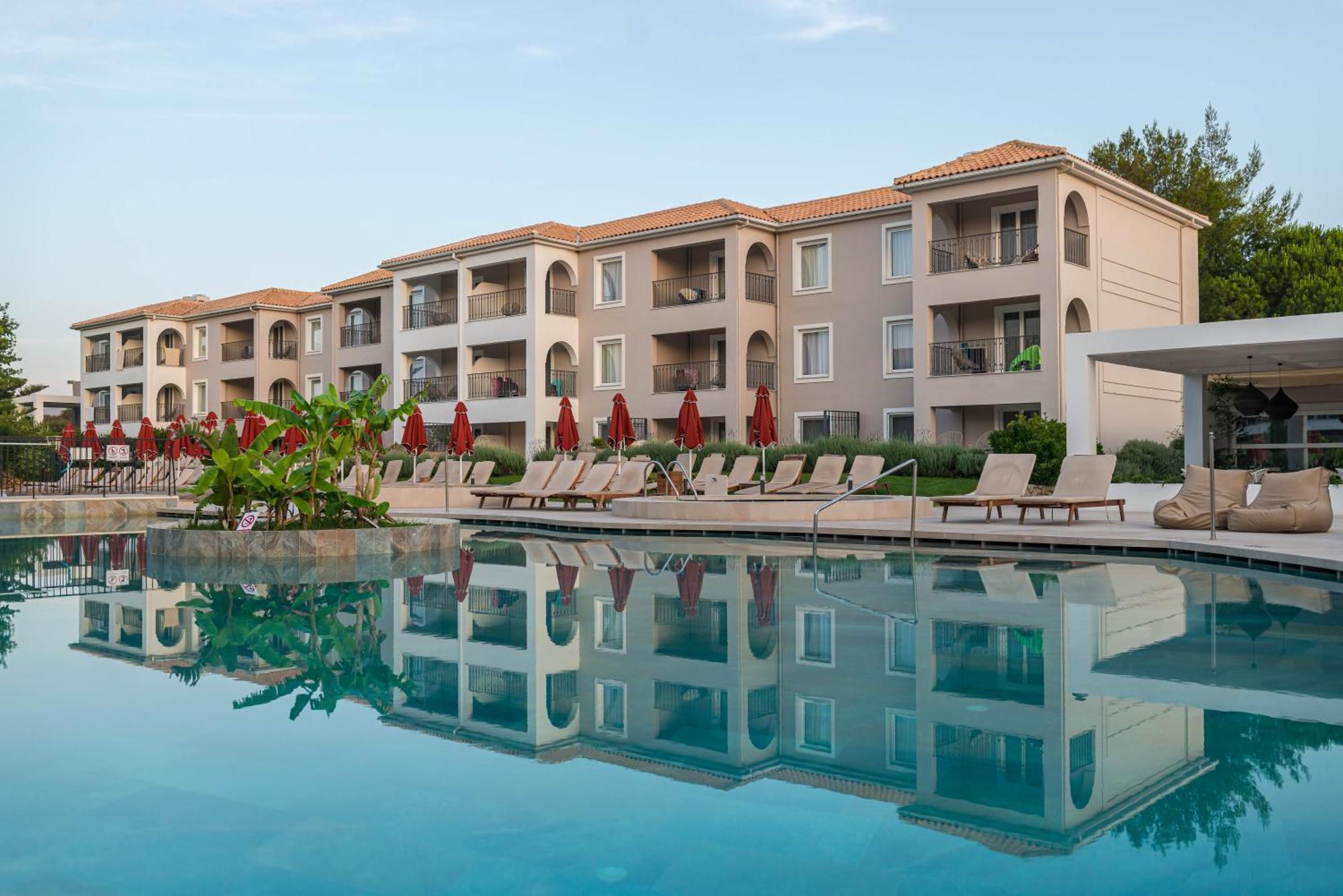 Bitzaro Grande Hotel & Suites Kalamákion 外观 照片