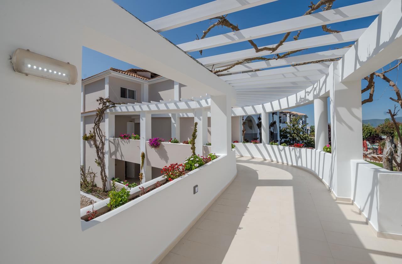 Bitzaro Grande Hotel & Suites Kalamákion 外观 照片