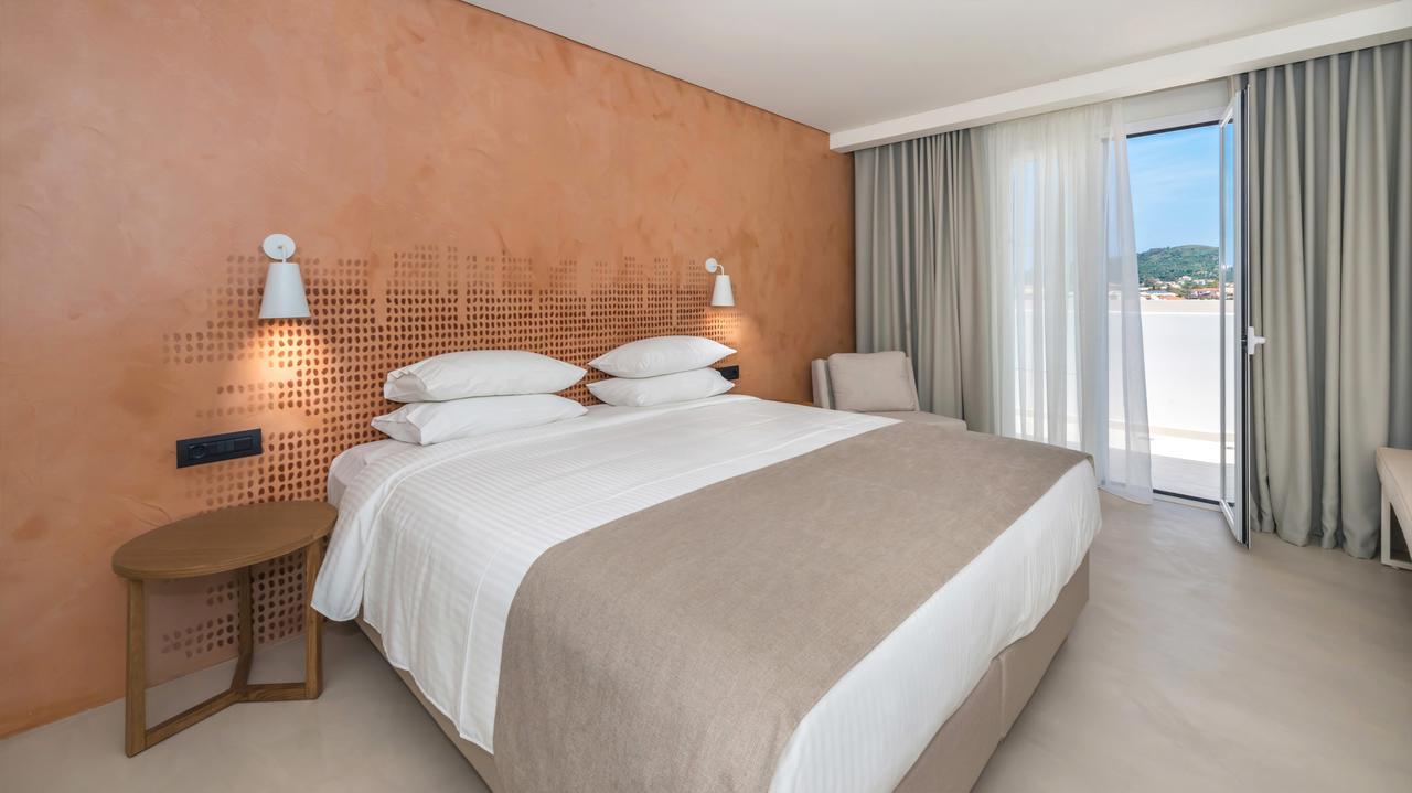 Bitzaro Grande Hotel & Suites Kalamákion 外观 照片